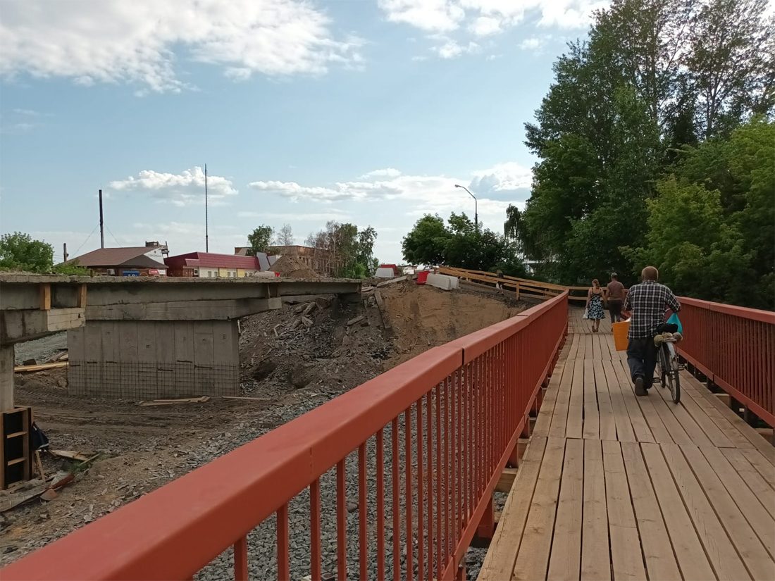 В Хабарах продолжается ремонт центрального моста | 04.07.2023 | Хабары -  БезФормата