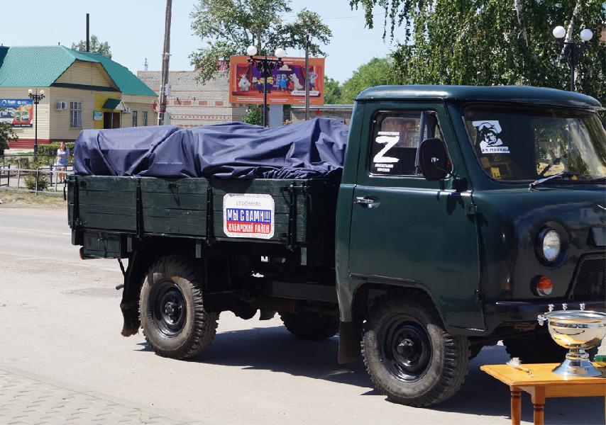 Очередной автомобиль УАЗ из Хабарского района отправился в помощь землякам, участвующим в СВО