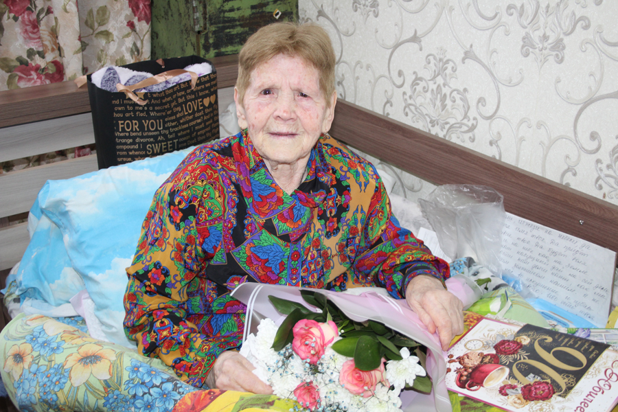 Александре Кирилловне Горшковой из Хабаров исполнилось 90 лет Александре Кирилловне Горшковой из Хабаров исполнилось 90 лет