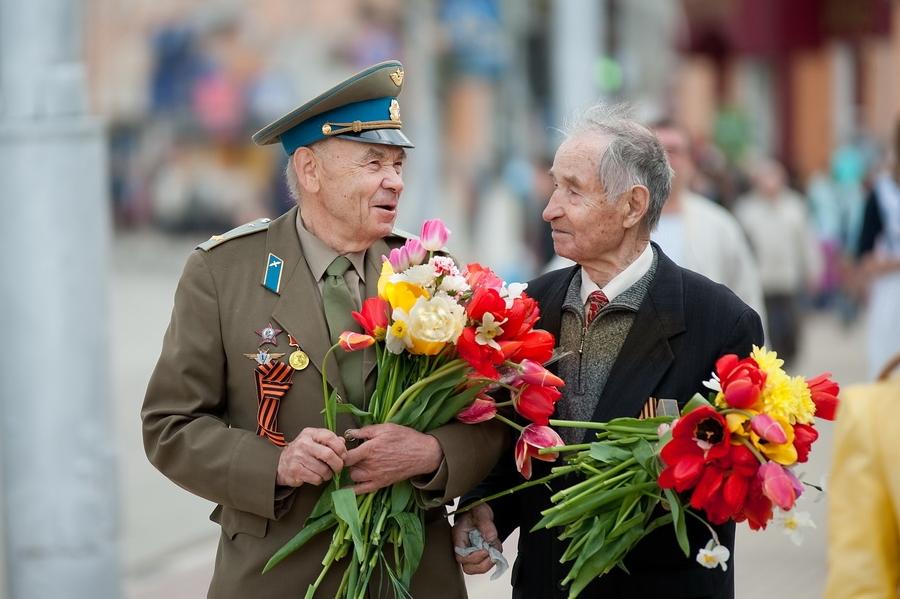 «Это память листает страницы»