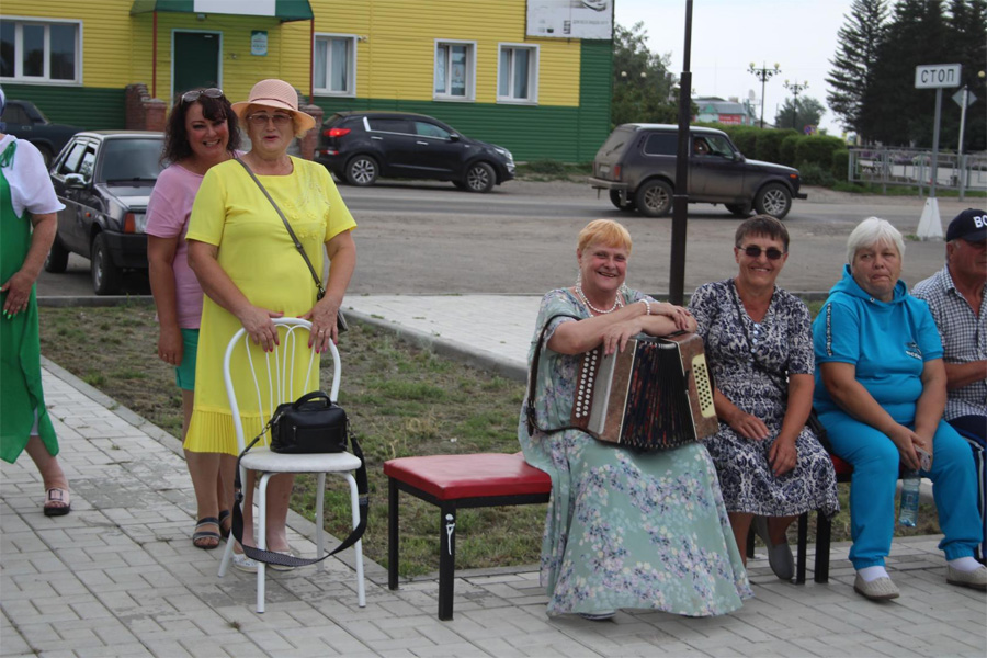 В Хабарах состоялся праздник русской гармошки