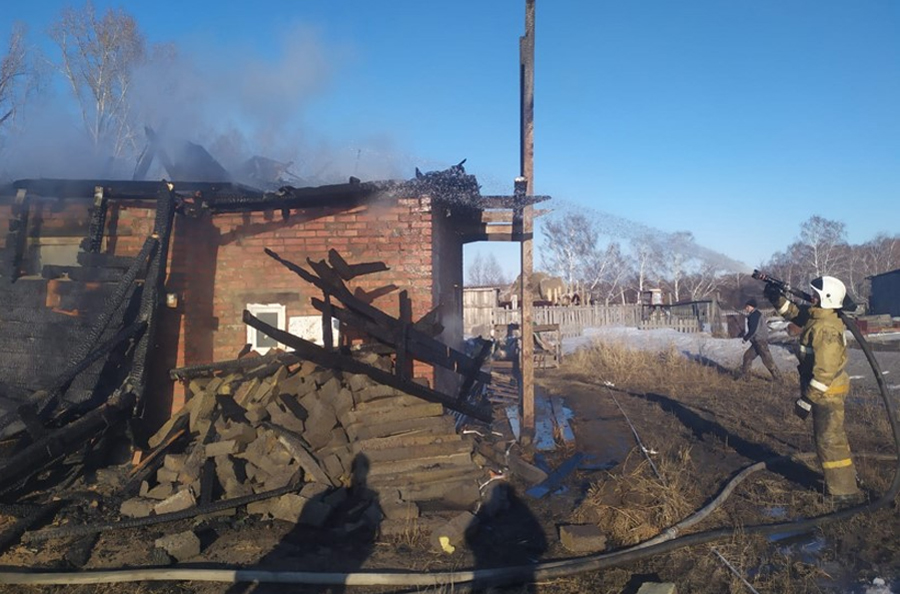 Пострадавшей при пожаре семье из Хабаров нужна помощь