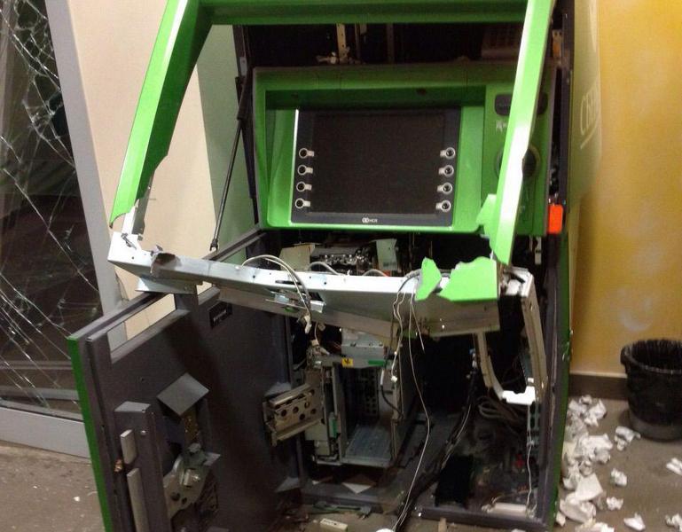 В Мичуринском грабители пытались вскрыть банкомат