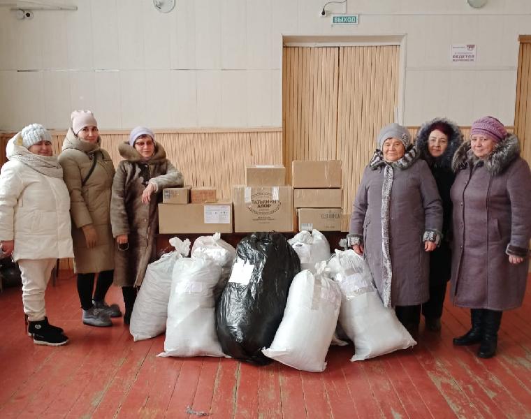 "Новогодний подарок солдату": в Хабарском районе проходит акция поддержки мобилизованных земляков