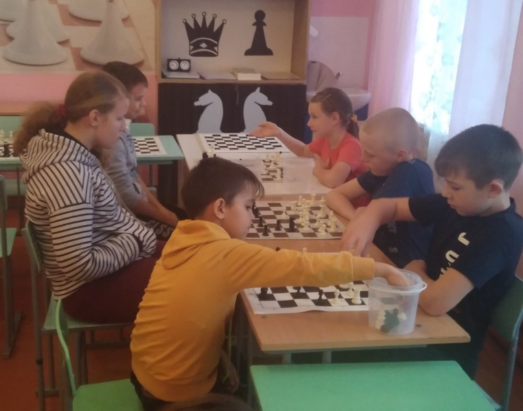 В Свердловской школе состоялся шахматный турнир "Белая ладья"
