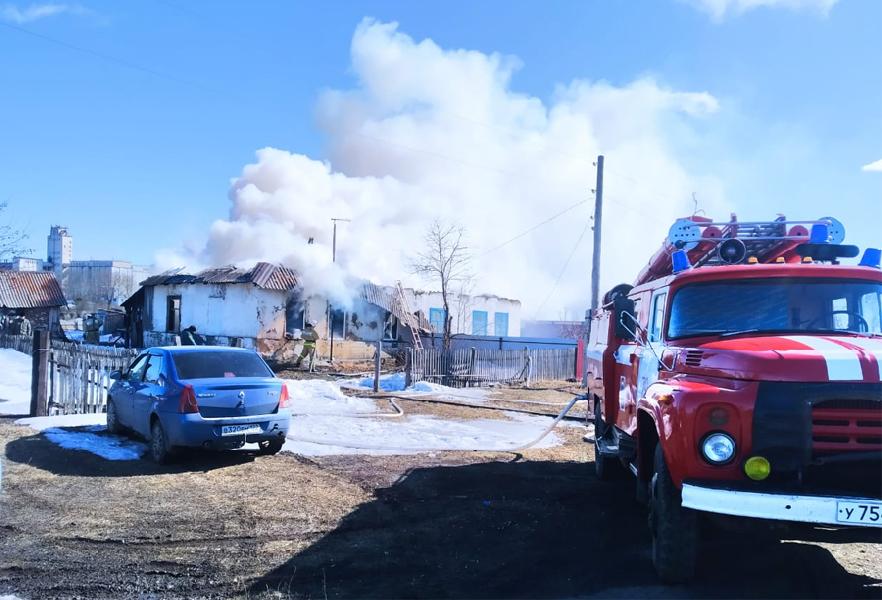 Пострадавшей при пожаре семье из  п. Целинный нужна помощь