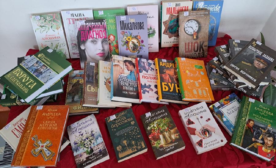 Хабарские библиотеки по муниципальной программе получили новые книги