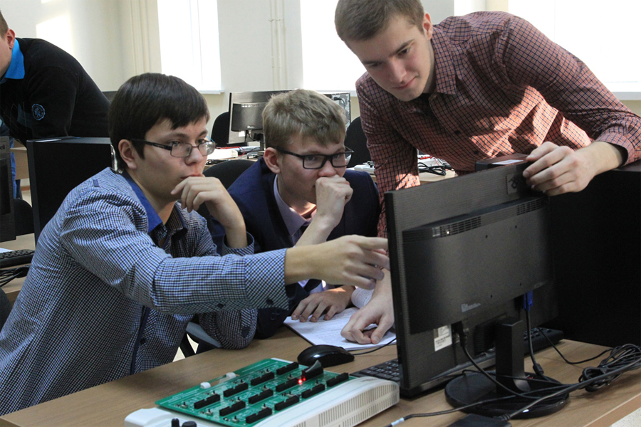 Трое студентов Алтайского государственного технического университета пройдут стажировку в ведущей российской IT-компании
