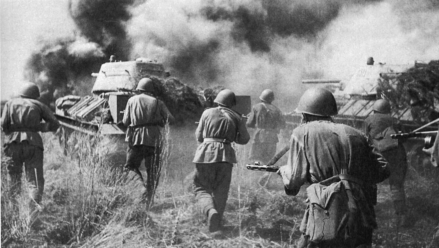 День воинской славы России. В этот день в 1943 году советские войска разгромили немецко-фашистские войска в Курской битве