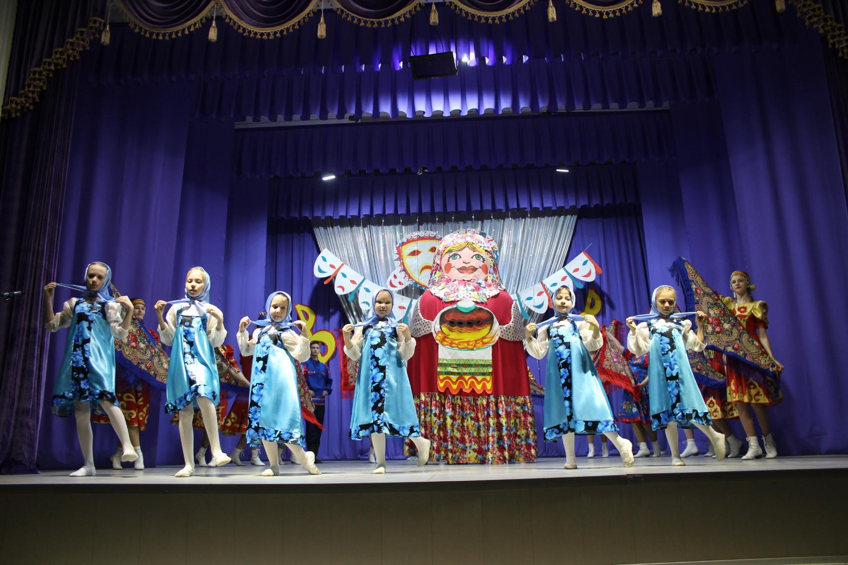 Работники культуры Хабарского района отметили профессиональный праздник большим концертом