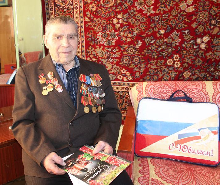 «Из моих 90 лет, у меня почти 50 лет стажа»,–сказал коротоякский ветеран