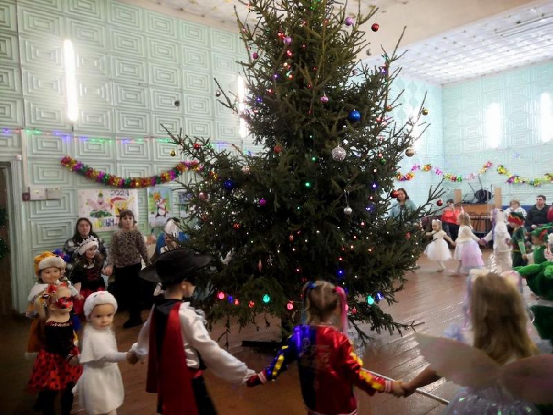 В Хабарской Детской школе искусств проходят новогодние утренники