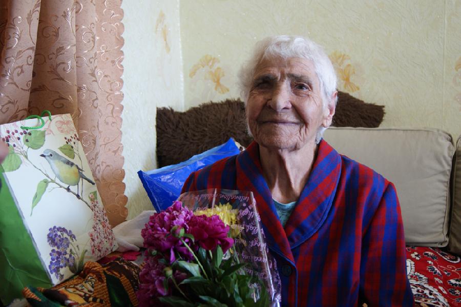 Лидия Андреевна Маркс из Мартовки отметила свой 90-летний юбилей