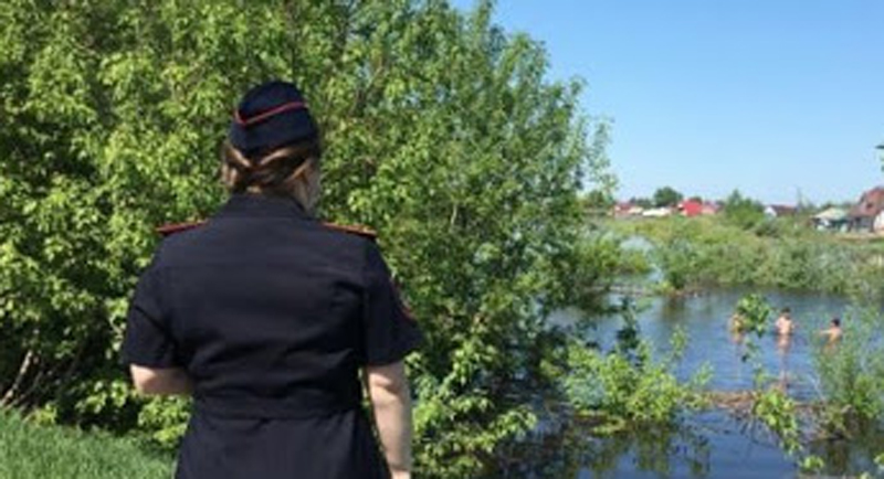 Сотрудники МО МВД России «Хабарский» патрулируют места купания в районе