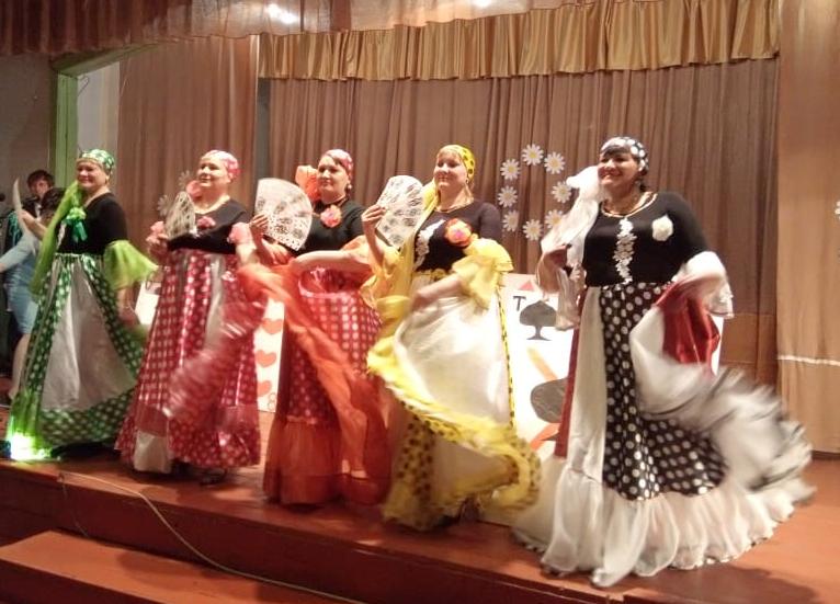 В Утянке прошёл праздничный концерт с участием ДШИ «Весенняя улыбка»