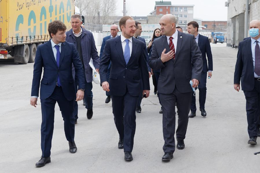 Губернатору Алтайского края продемонстрировали новую производственную линию по выпуску автоклавного бетона в Барнауле