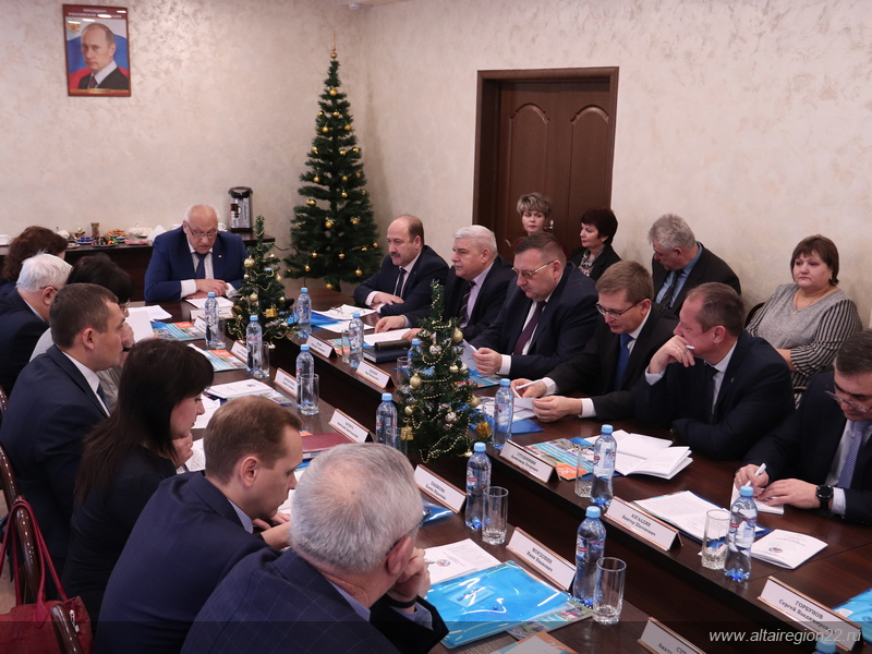 Глава Хабарского района Алексей Кислов принял участие в работе Палаты муниципальных районов Алтайского края