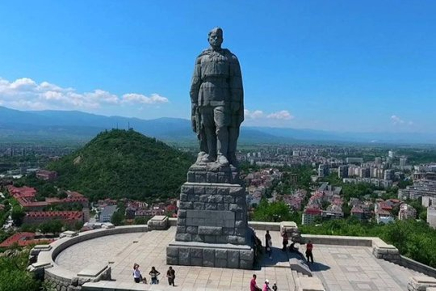 Алтайский край возмутила попытка болгарских политиков «отменить» солдата «Алешу»