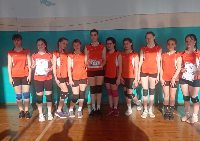 Хабарские волейболистки приняли участие в межрайонном турнире