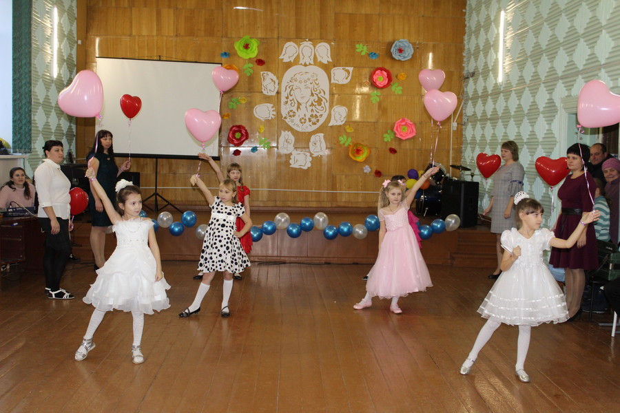 В хабарской Детской школе искусств состоялся праздник, посвящённый Дню матери
