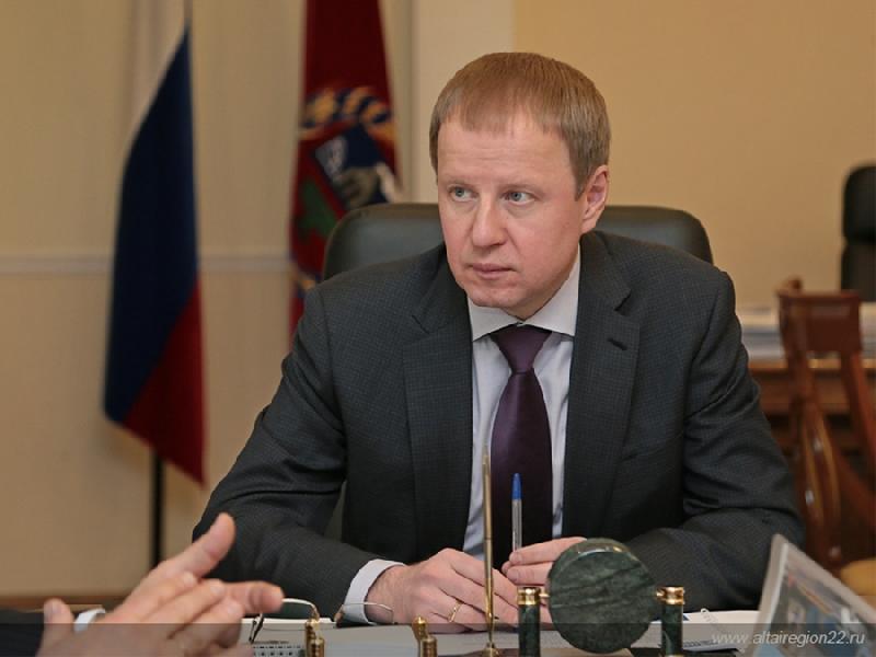 Снизить тарифы на вывоз ТКО в наиболее проблемных зонах Алтайского края поручил Губернатор Виктор Томенко 