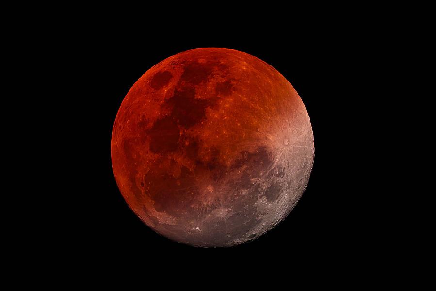 Уже в эту субботу жители Алтайского края смогут увидеть затмение кровавой Луны