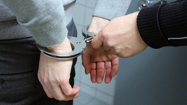 В Славгороде экс-полицейский попался на взятках В Славгороде экс-полицейский попался на взятках