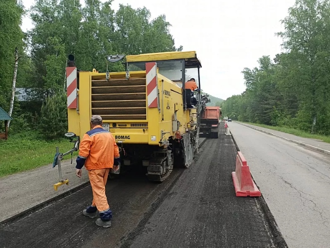Более полутора миллиардов рублей направили на реконструкцию дороги к «Бирюзовой Катуни» в Алтайском крае