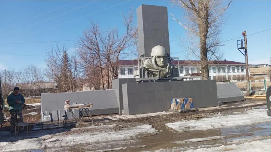 60 памятников Великой Отечественной войны отремонтируют в Алтайском крае
