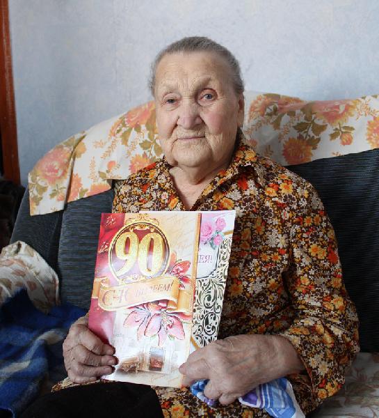 Добротой детей согревала: с 90-летием поздравили хабарскую пенсионерку