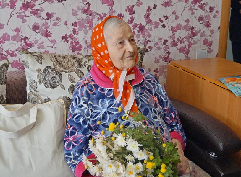 Хабарская долгожительница Валентина Евпатьевна Орешкина встретила 90-летний юбилей