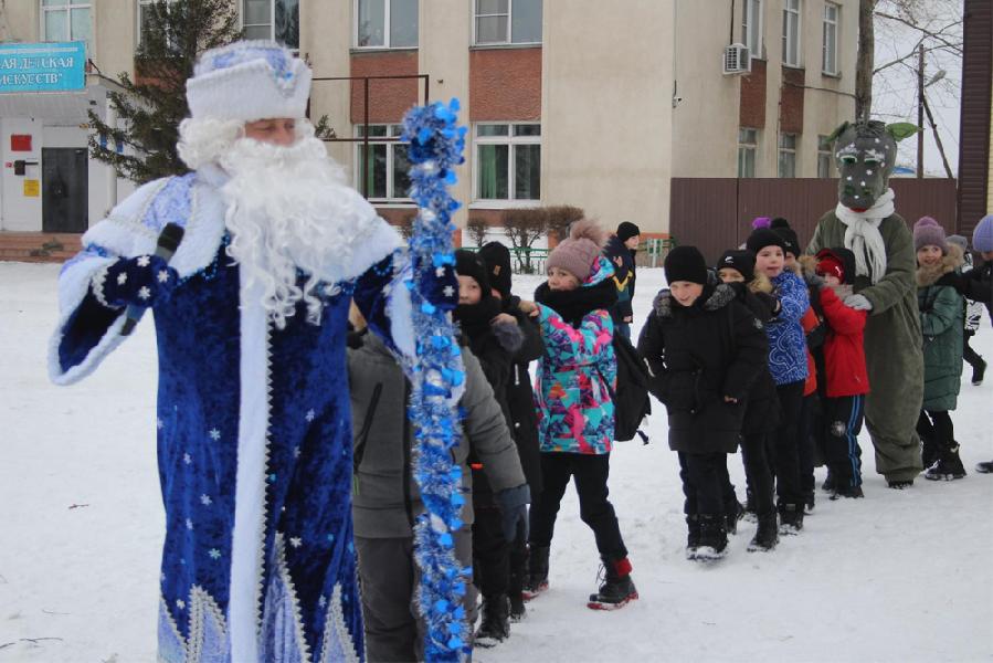 В Хабарах состоялось открытие главной новогодней ёлки