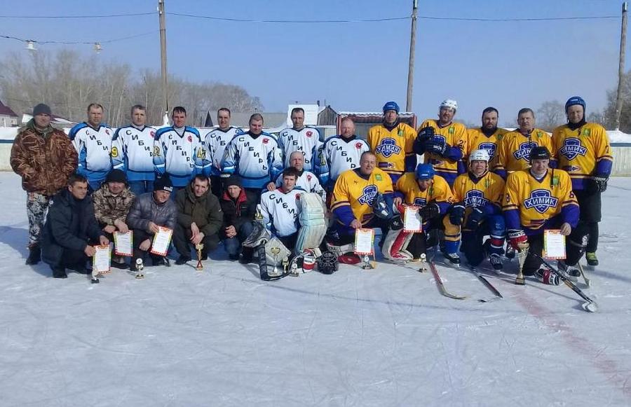 Хоккеисты закрыли зимний спортивный сезон