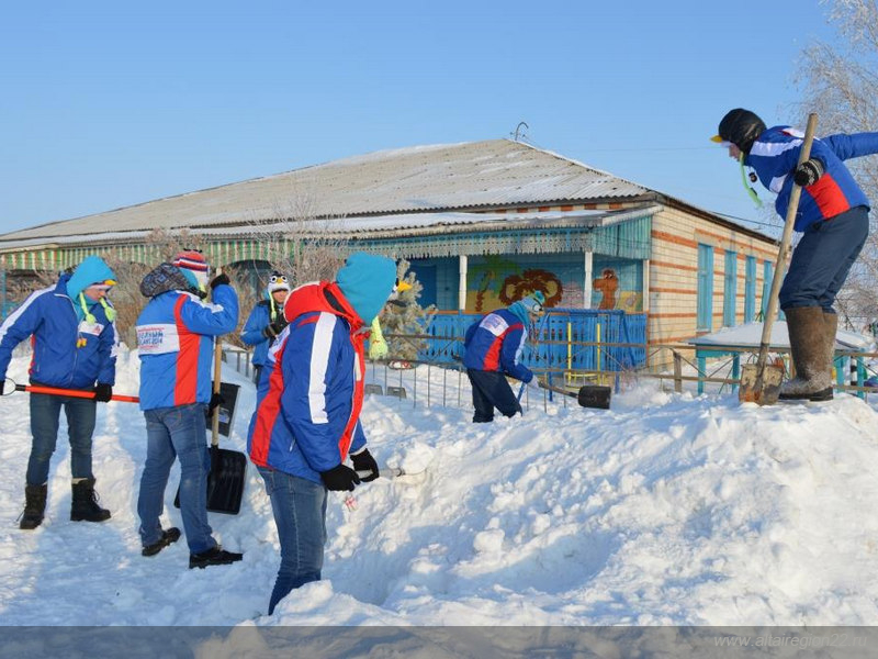 В Хабарский район  прибывает снежный десант