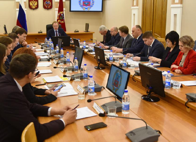 Итоги законотворческой деятельности Губернатора Алтайского края за 2023 год подвели на заседании регионального Правительства 