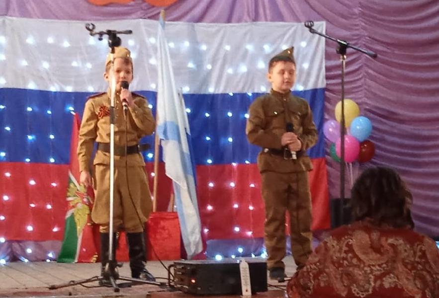 В Новоильинке состоялся праздничный концерт ко Дню защитника Отечества В Новоильинке состоялся праздничный концерт ко Дню защитника Отечества