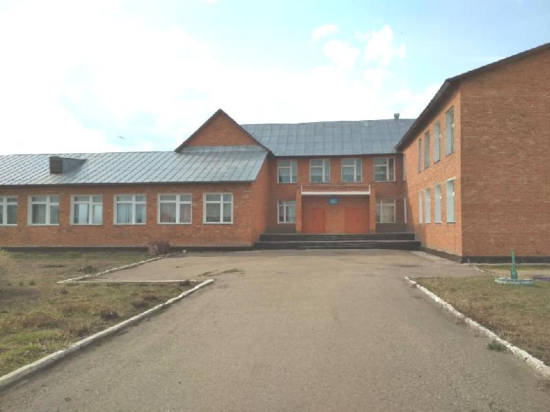 Глава Хабарского района внезапно посетил Зятьково-Реченскую школу