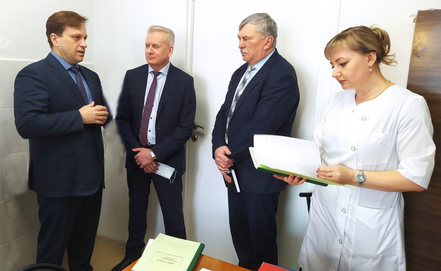 Министр здравоохранения Алтайского края побывал в Хабарском районе