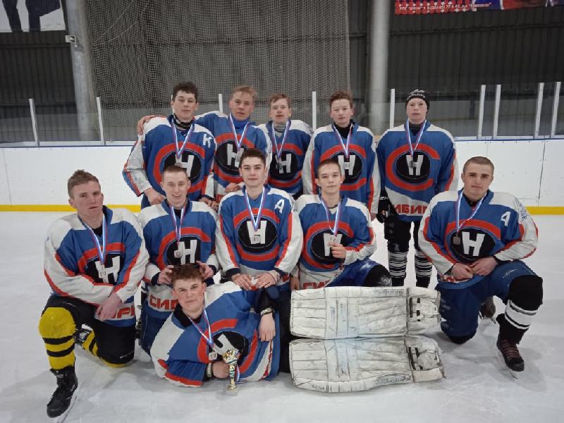 Юношеская команда "Сибирь" Хабарского района стала серебряным призёром финала первенства края по хоккею с шайбой