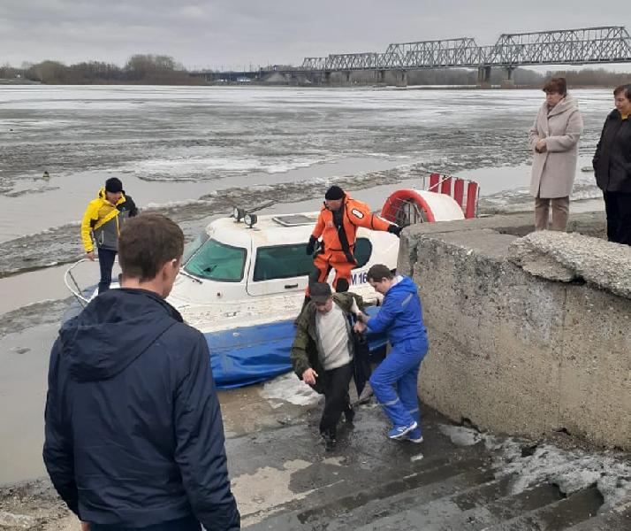 Будьте бдительны! Выход на лед опасен для жизни! Будьте бдительны! Выход на лед опасен для жизни!