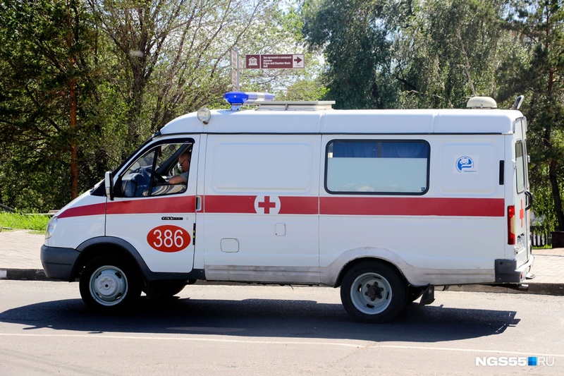 С ЕГЭ на скорых увезли троих омских школьников С ЕГЭ на скорых увезли троих омских школьников