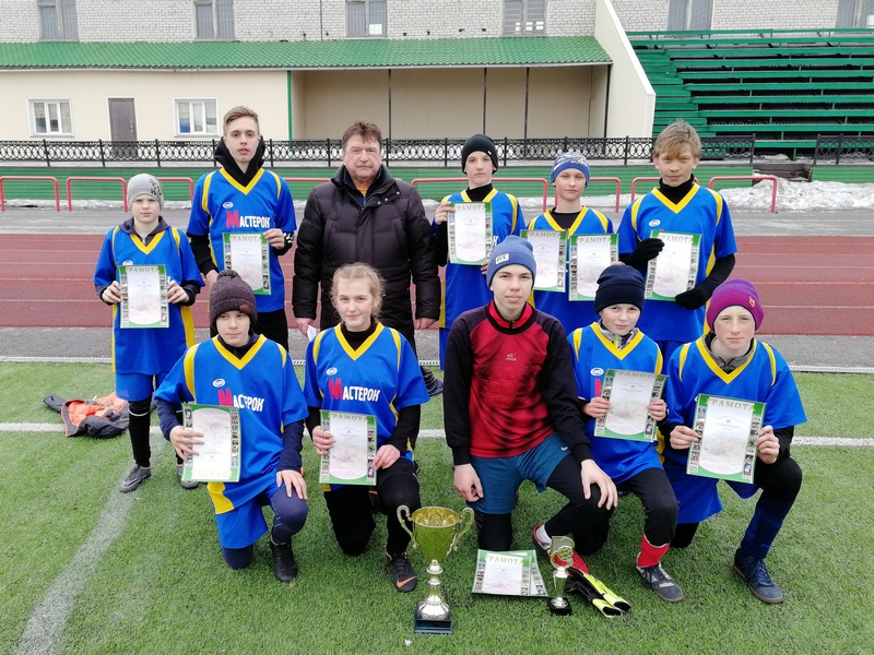 И снова первое место: юношеская команда хабарской ДЮСШ одержала победу на междугороднем турнире по футболу!