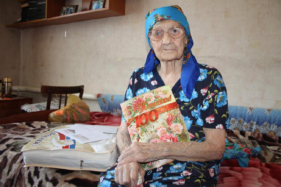 Мария Ивановна Затонская из Хабаров принимала поздравления со 100-летием!