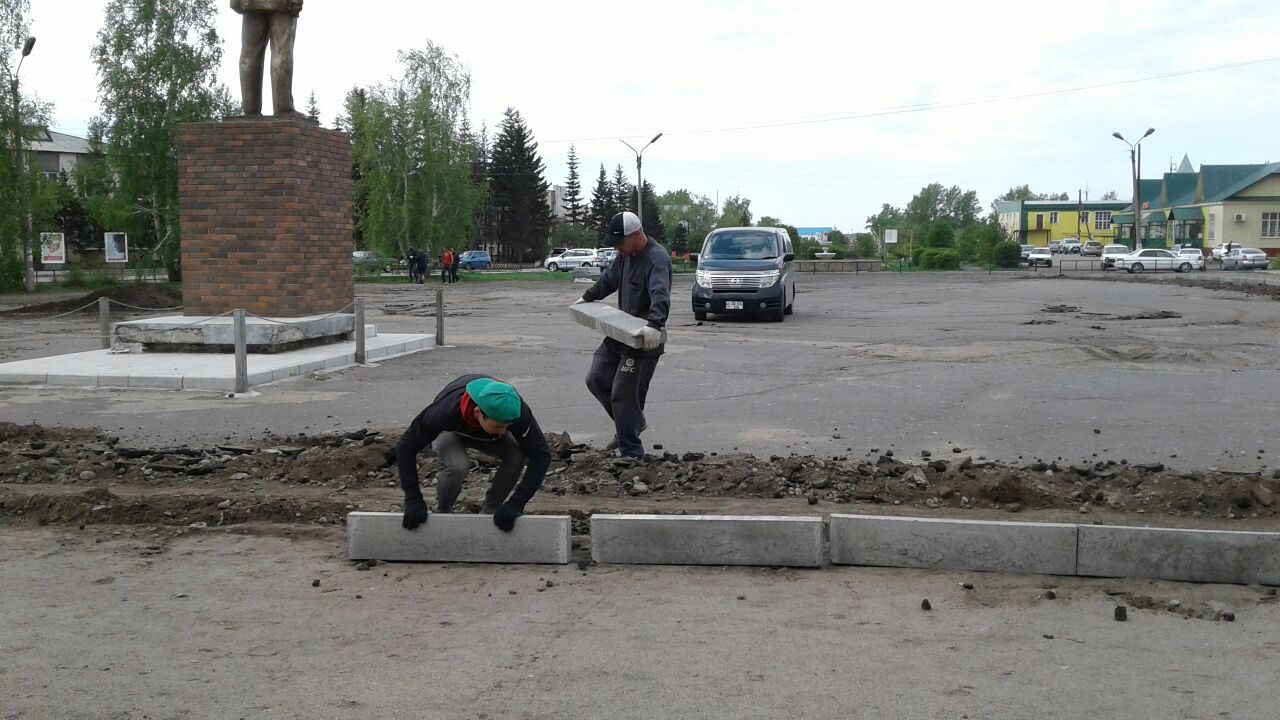 В Хабарах начали благоустраивать площадь Ленина | 06.05.2020 | Хабары -  БезФормата